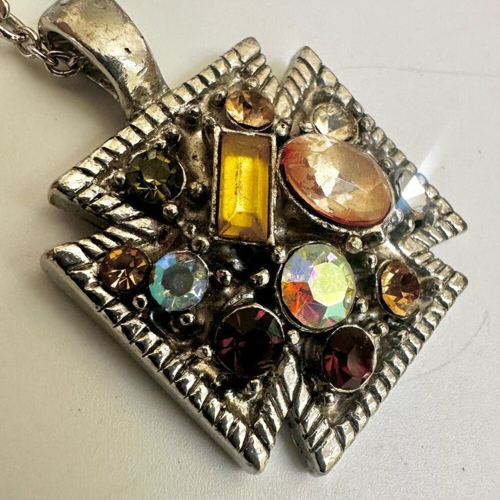 Avon maltese rhinestone cross pendant necklace - Picture 10 of 12